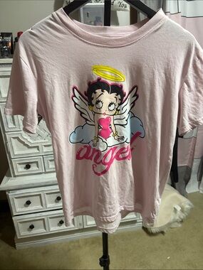 Amazon Pink Betty-Style Angel Graphic Tee with Yellow Halo